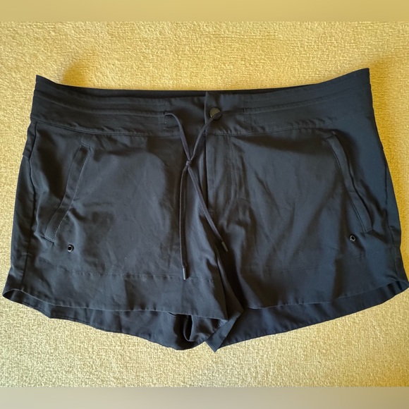 Athleta Pants - Athleta Women's Black Athletic Shorts